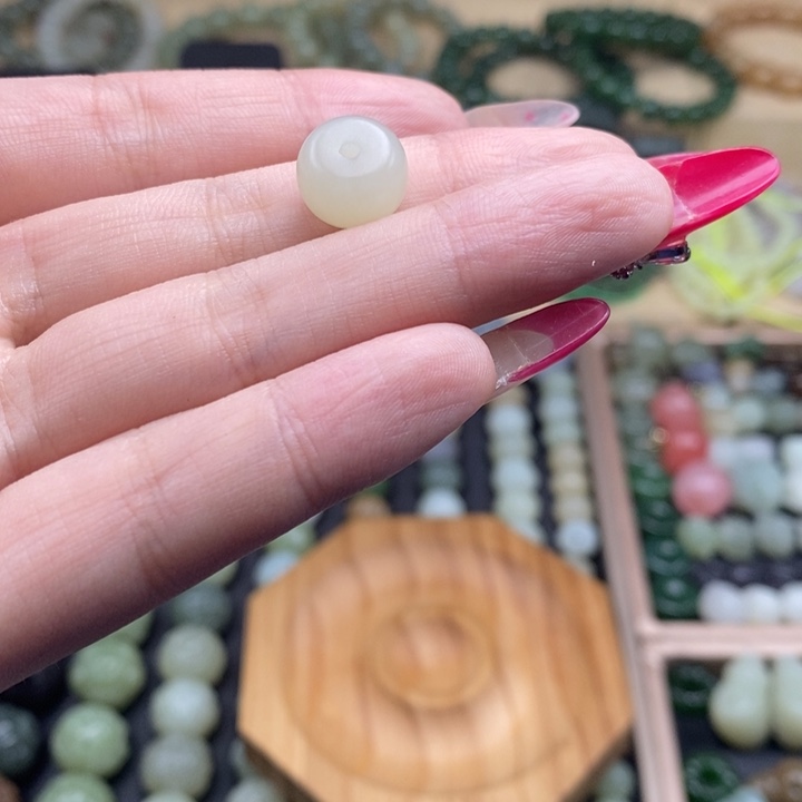 未镶嵌和田玉（糖玉）珠宝半成品