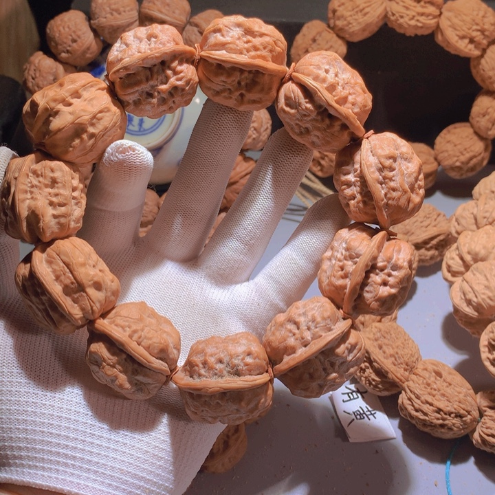 熊***元文玩核桃手串蛤蟆