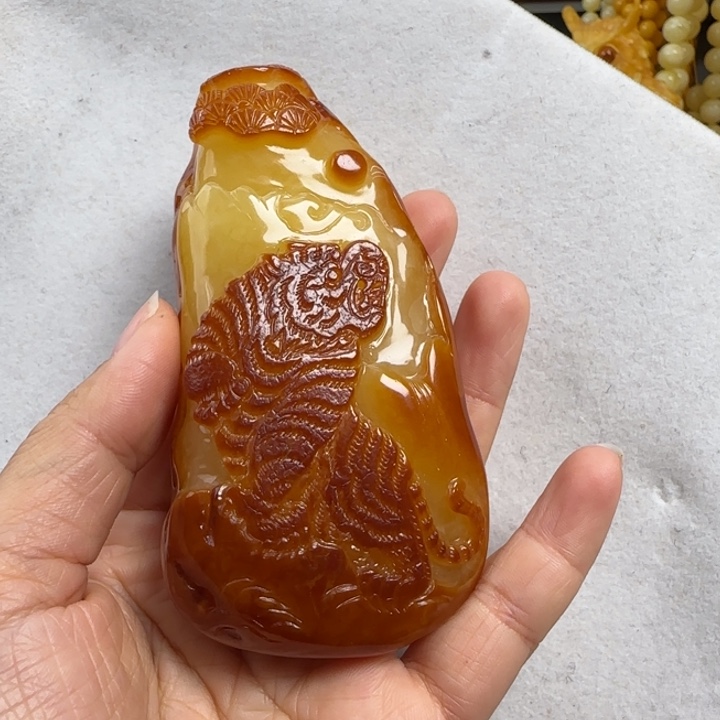 蜜蜡珠宝奇石未镶嵌