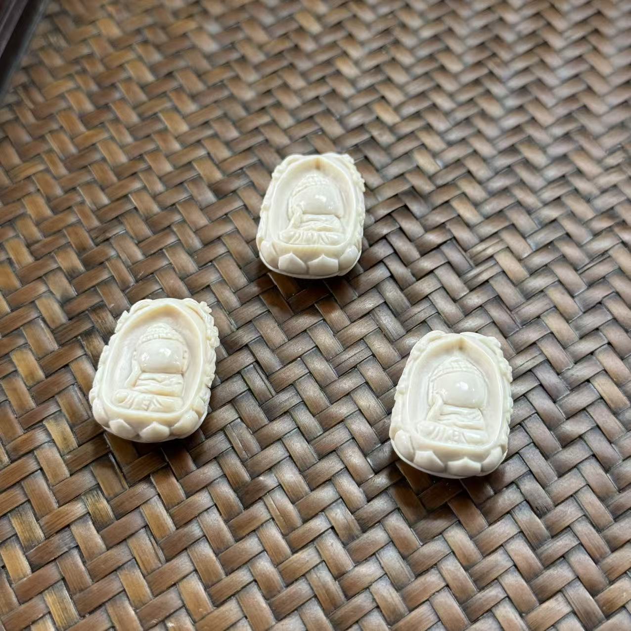 天然猛犸无相佛吊坠—多样性发其一