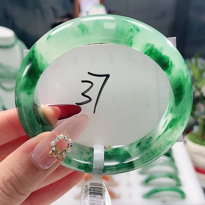 石英质玉手镯未镶嵌天然A货非洲翠手镯