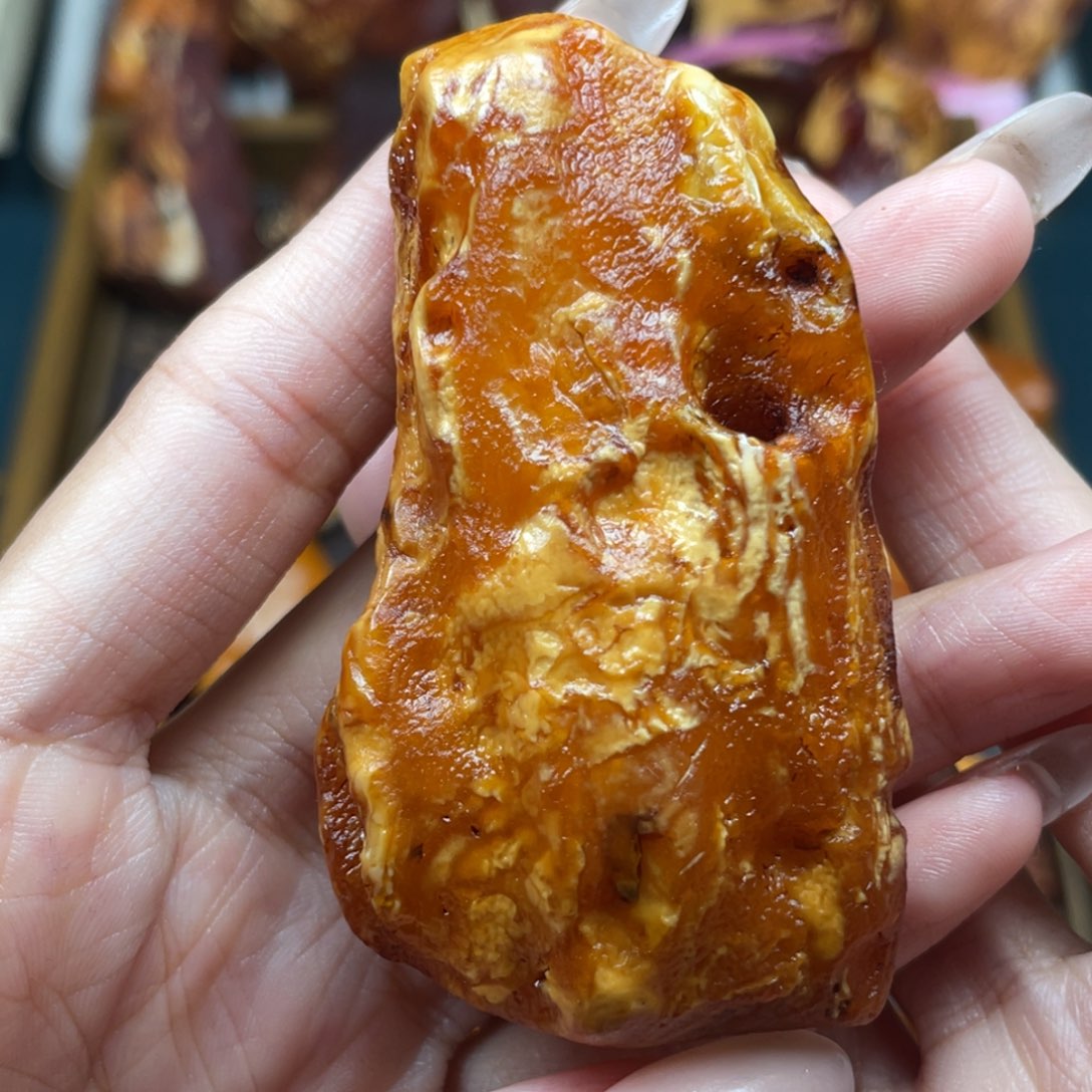 琥珀未镶嵌珠宝奇石