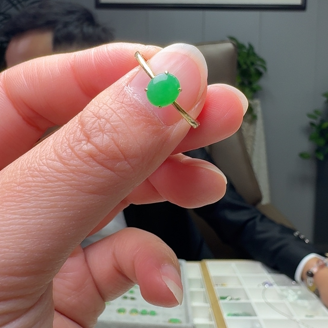 翡翠18K金镶嵌戒指天然