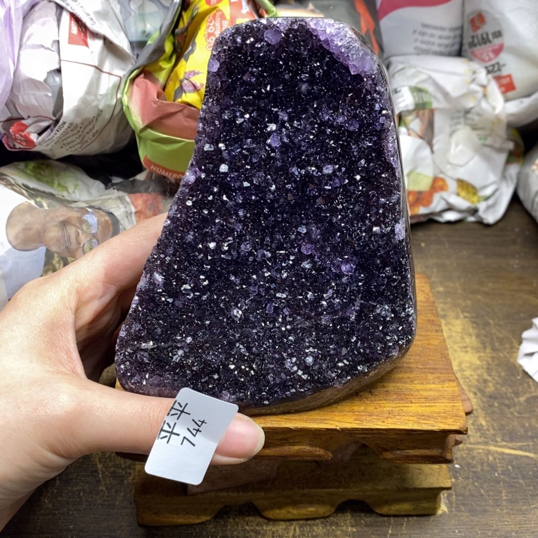 紫晶乌拉圭未镶嵌