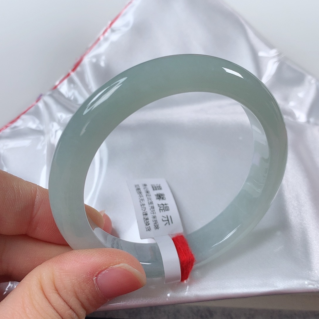 翡翠手镯未镶嵌①①④