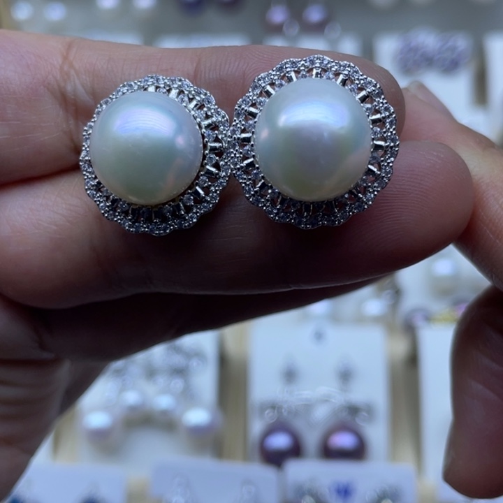 淡水珍珠银S925镶嵌耳饰