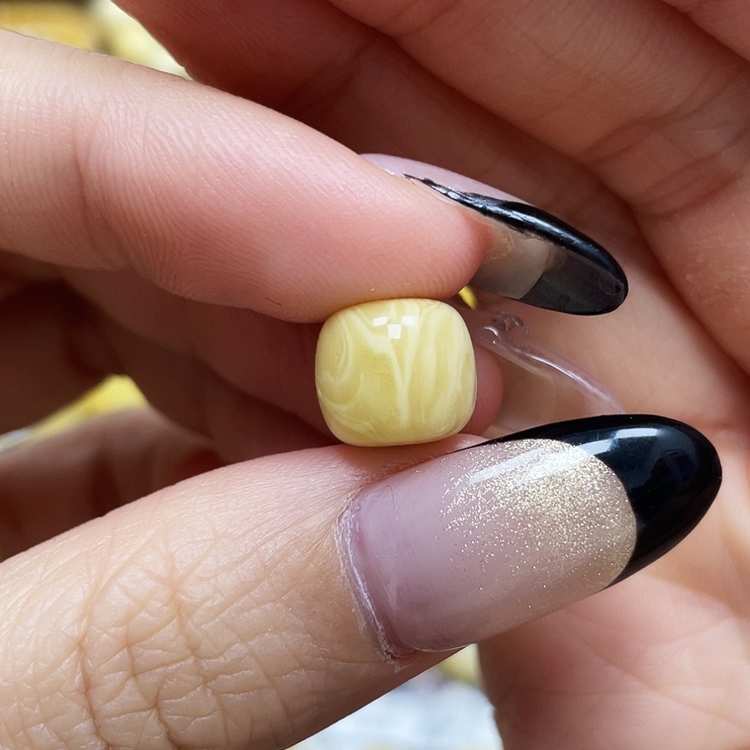 琥珀珠宝奇石未镶嵌10.7*9.6mm微瑕福利款