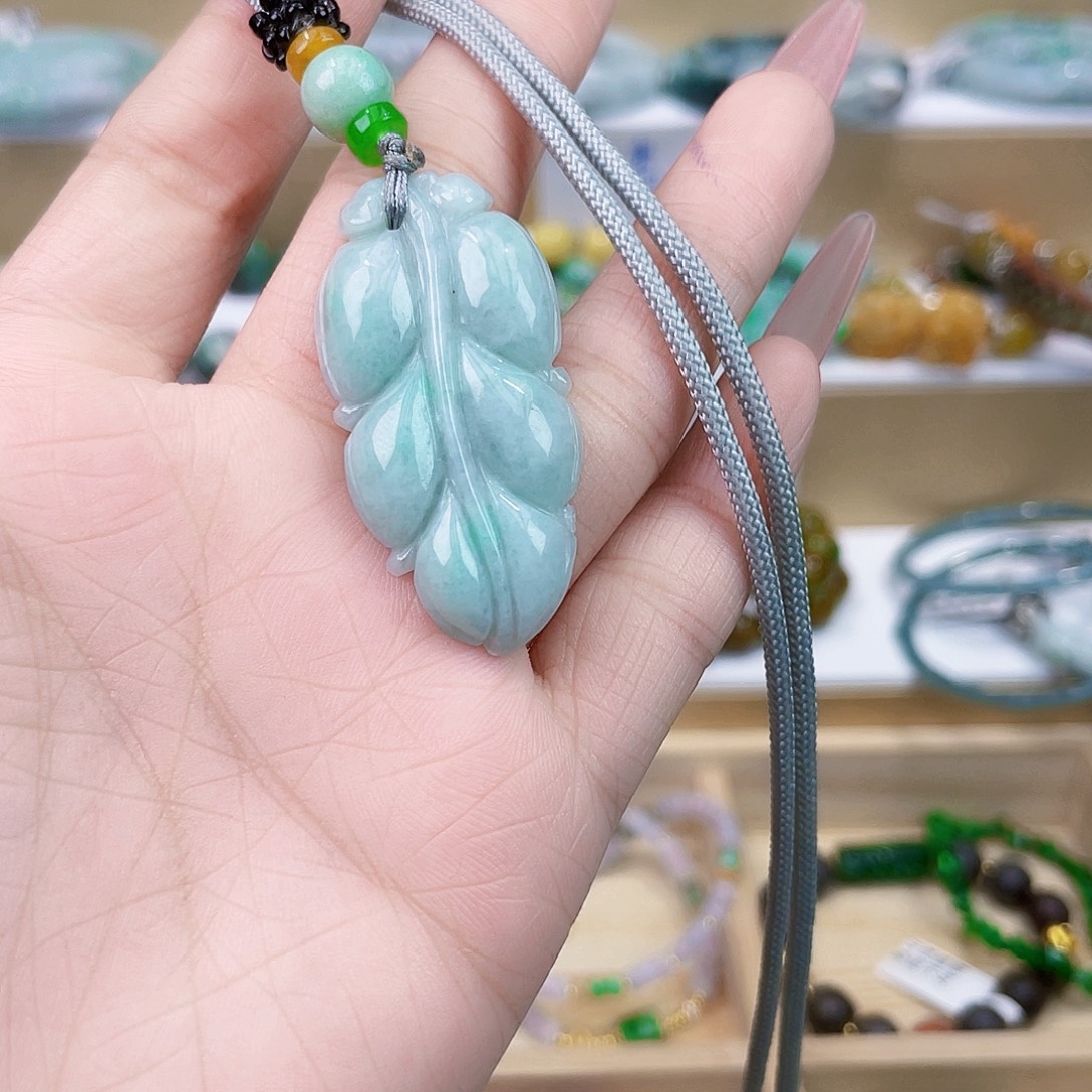 翡翠未镶嵌手链吊坠