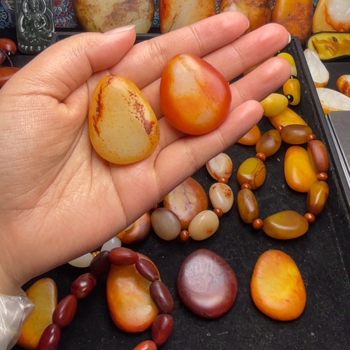 可***失和田玉未镶嵌颈饰