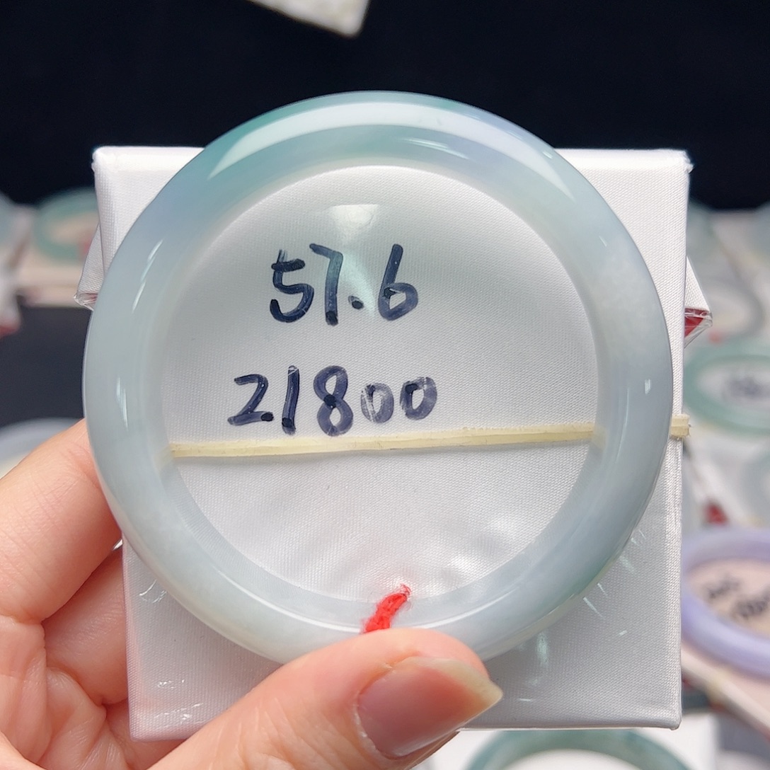 翡翠未镶嵌手镯A货