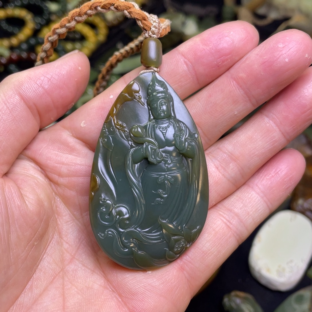 东***佛岫岩河磨玉（透闪石质玉）未镶嵌车挂