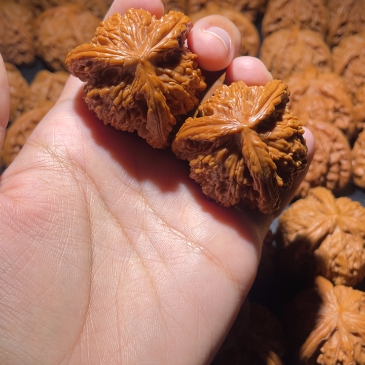 幸***.桃核吊坠小妹三棱