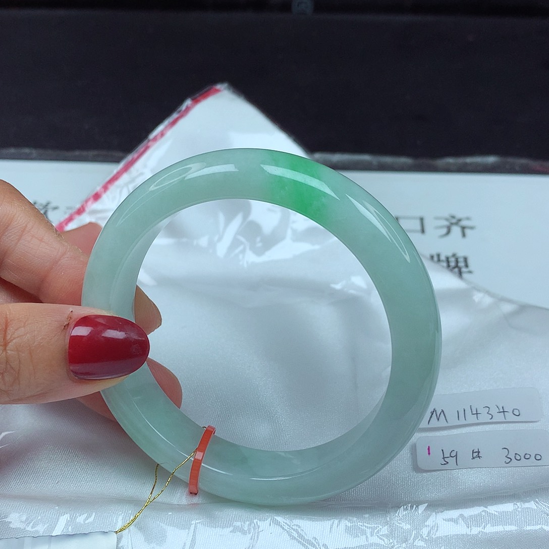 翡翠手镯未镶嵌59圈4340
