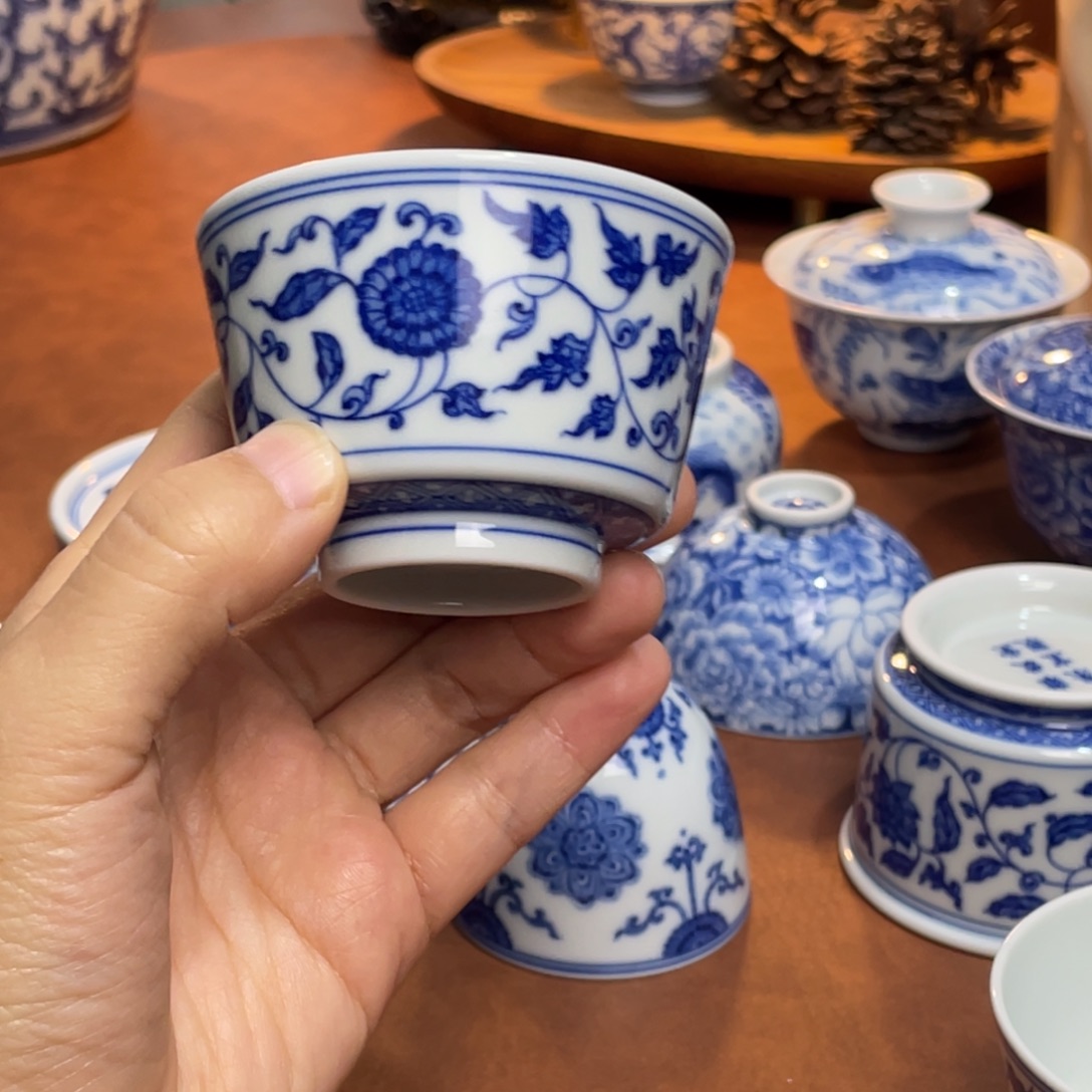 雍牧堂缠枝直口主人杯