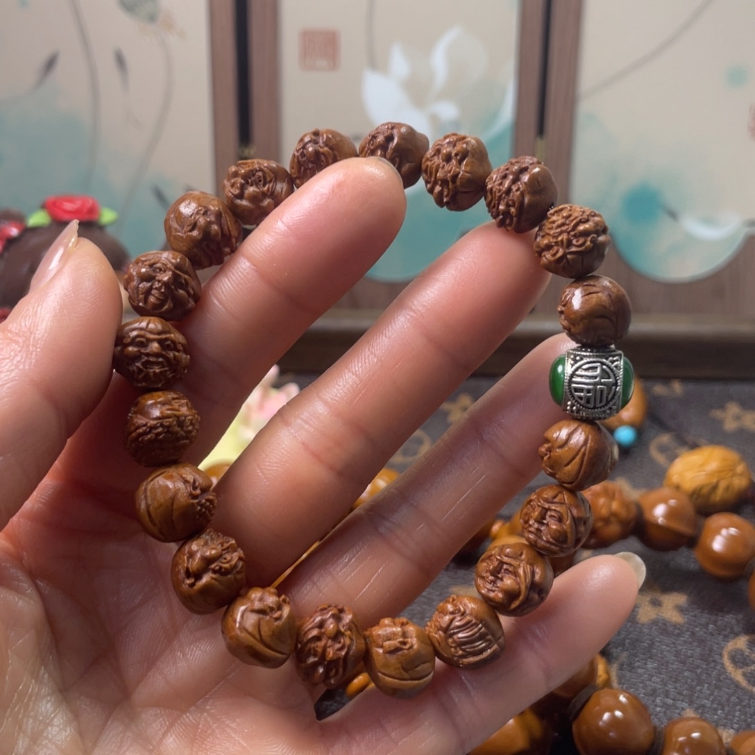 龙纹桃核十八罗汉