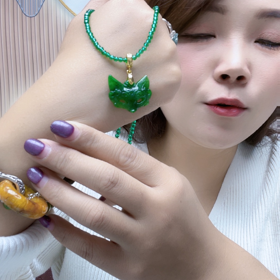 翡翠未镶嵌颈饰项链