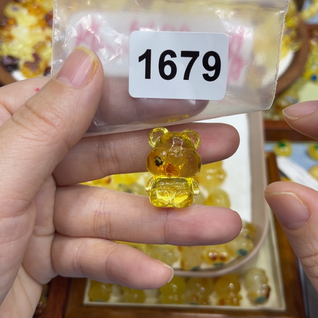 琥珀珠宝奇石未镶嵌