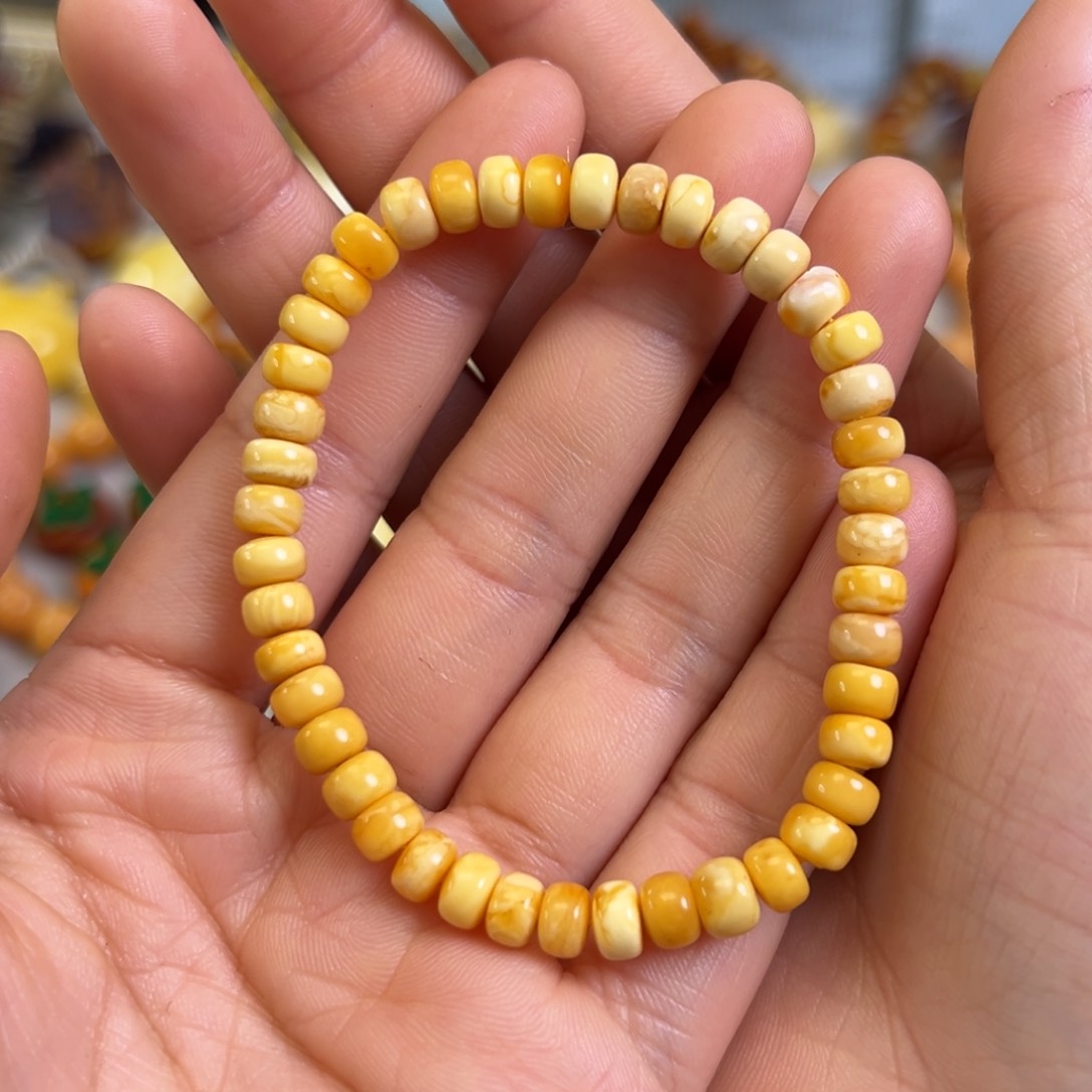 蜜蜡裸石未镶嵌蜜蜡