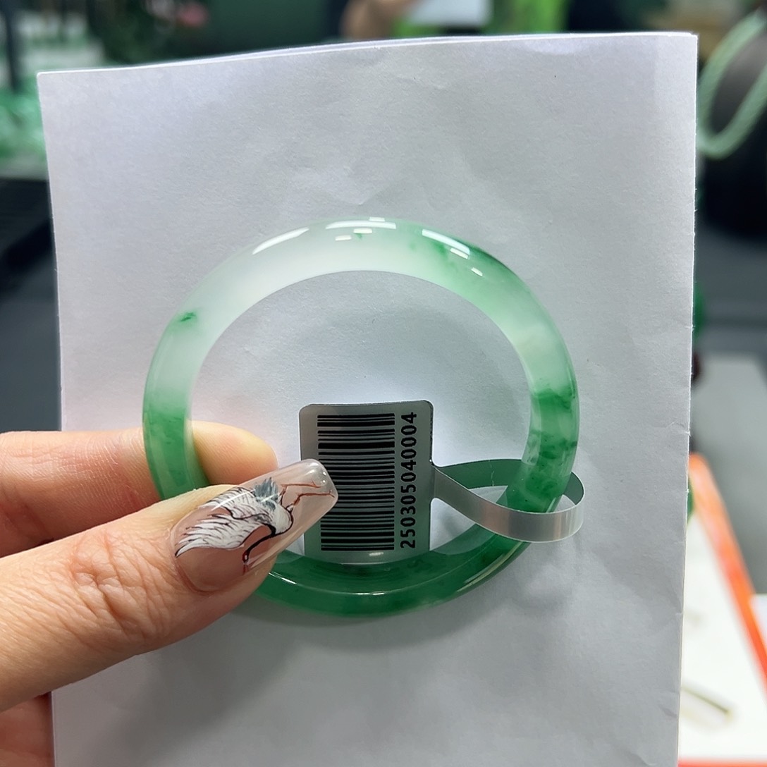 石英质玉手镯未镶嵌星*糖