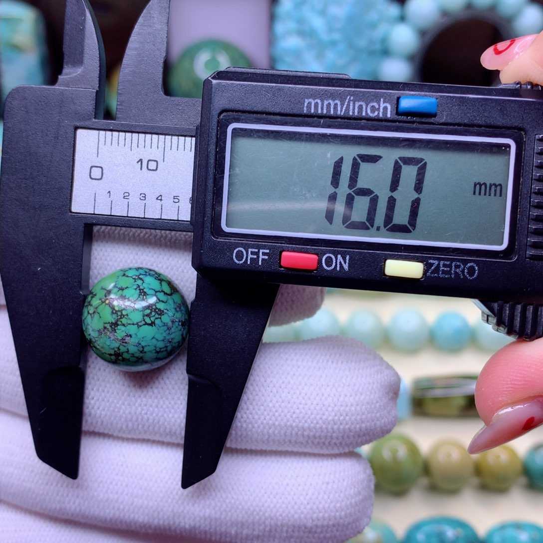 绿松石颈饰未镶嵌