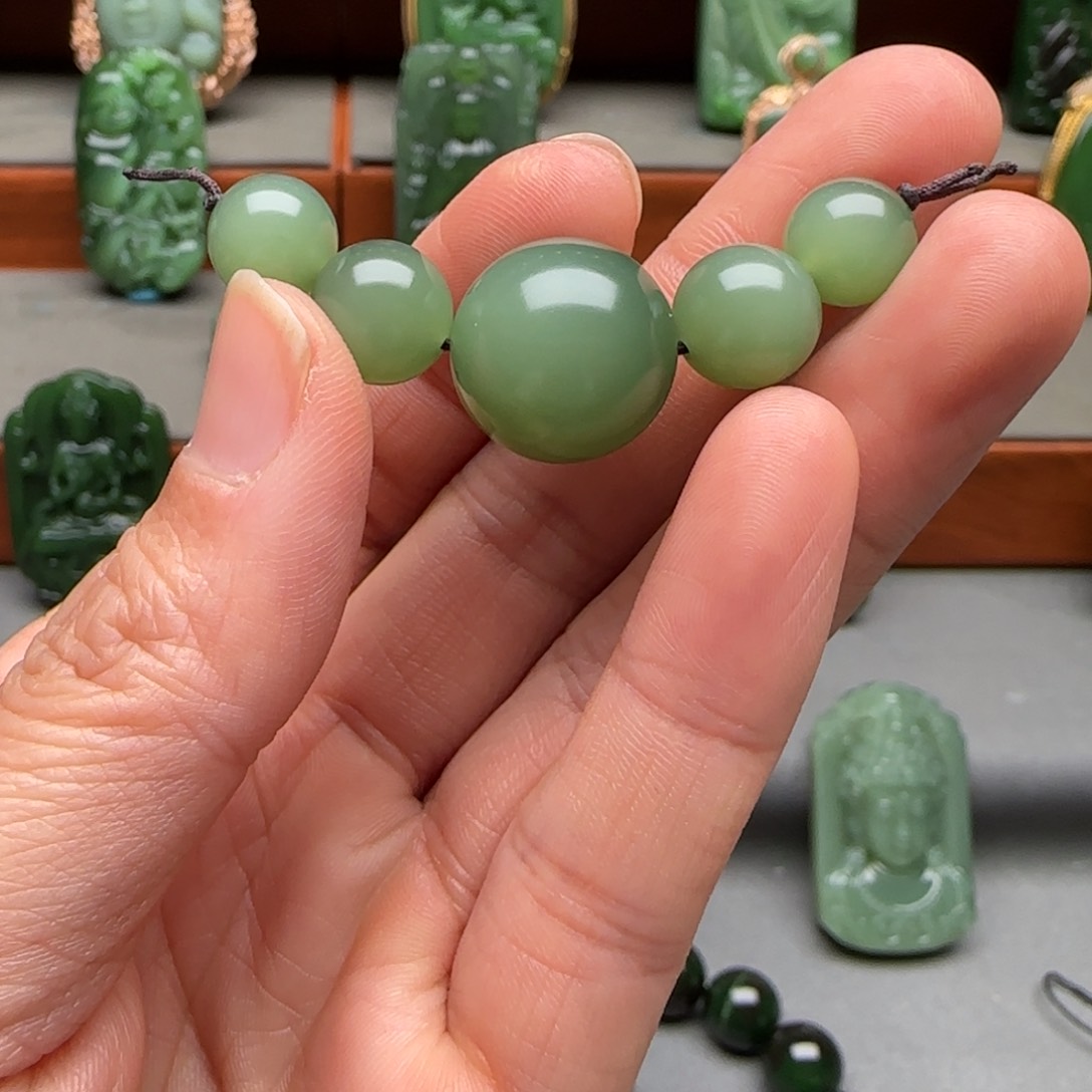 未镶嵌和田玉挂件