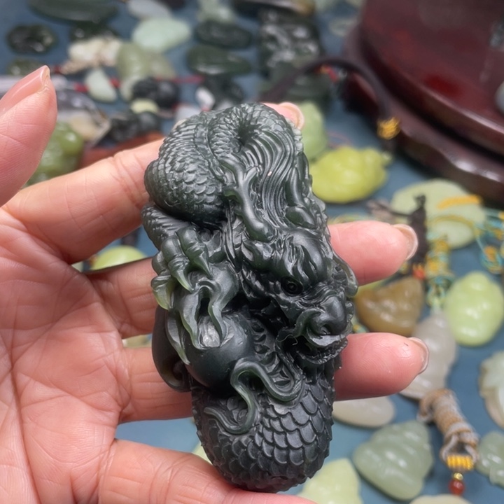 巴****和田玉（糖玉）未镶嵌颈饰