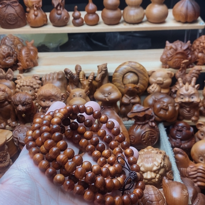 木质崖柏木雕。108