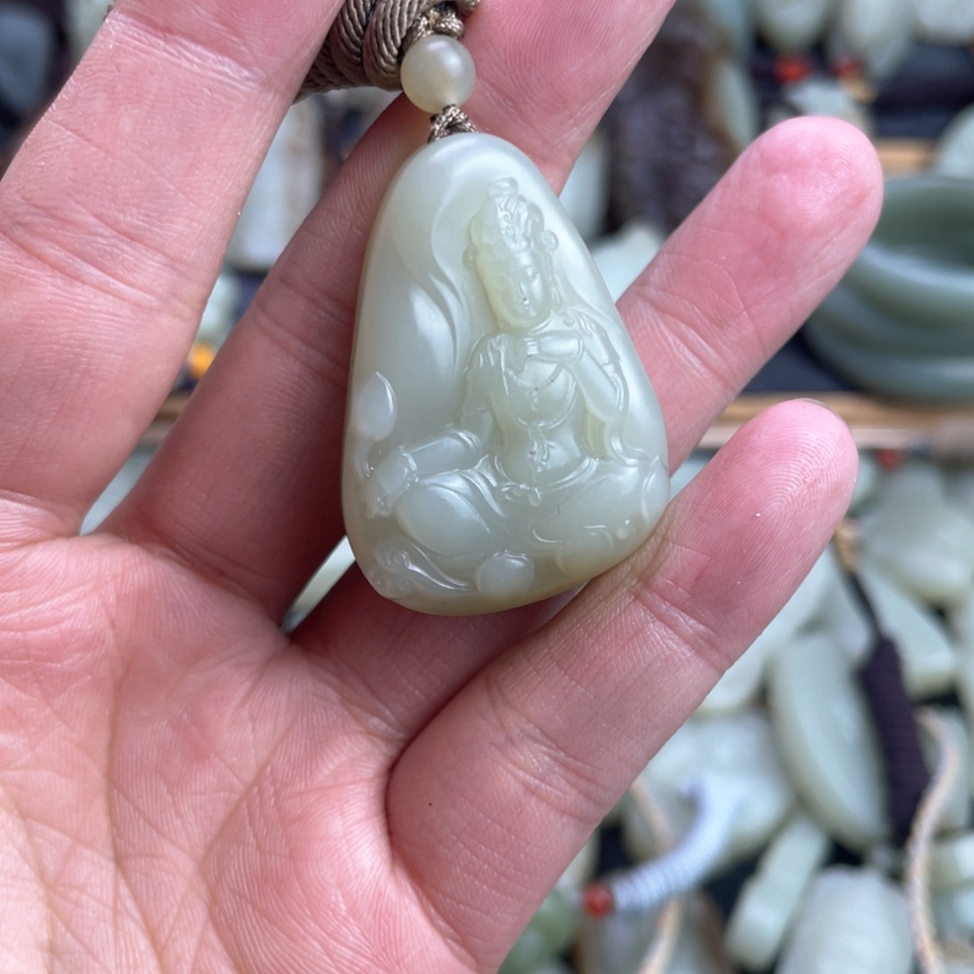 和田玉颈饰未镶嵌