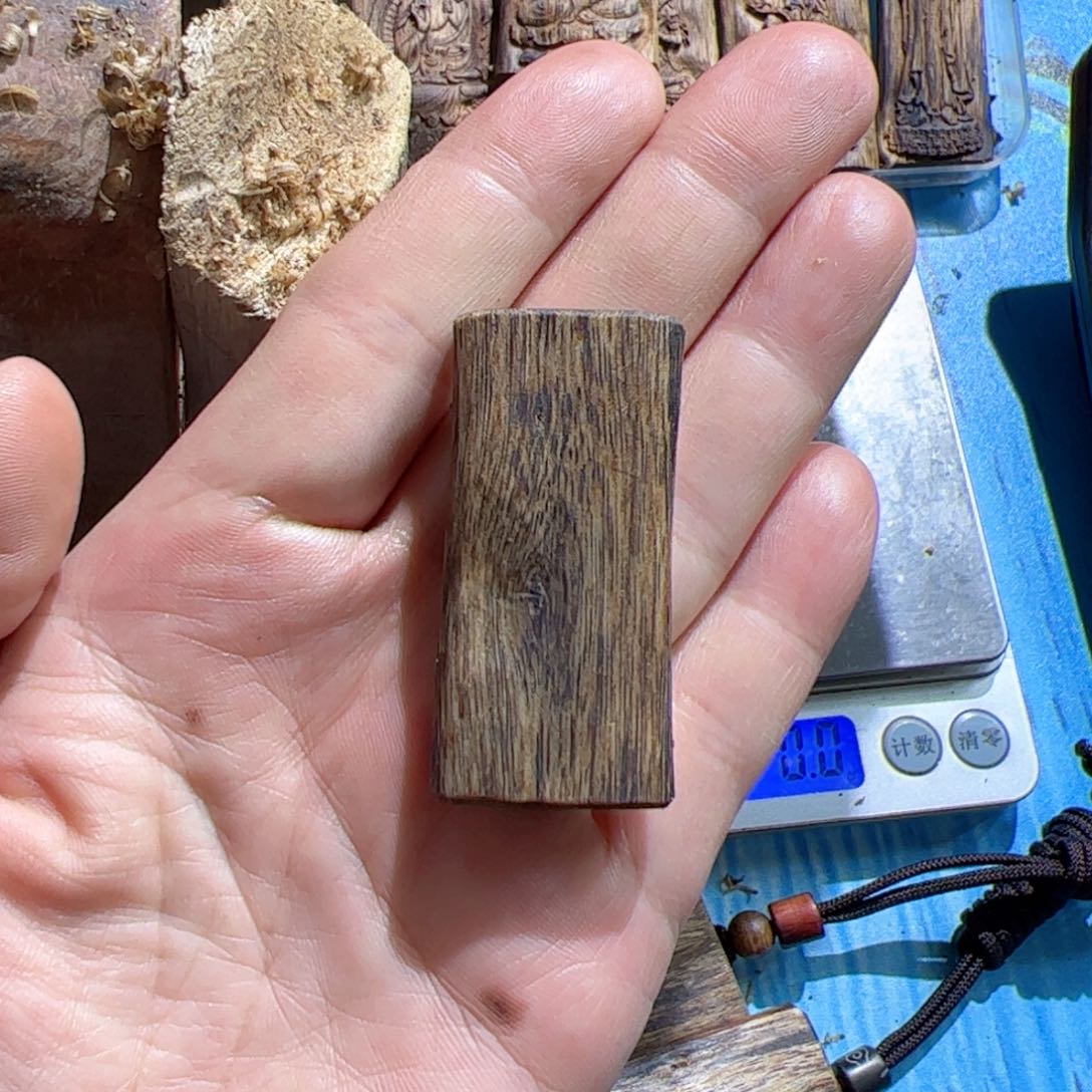 沉香吊坠白棋素牌5.8克