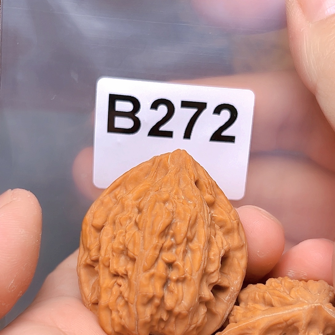 文玩核桃吊坠38裕隆粗筋