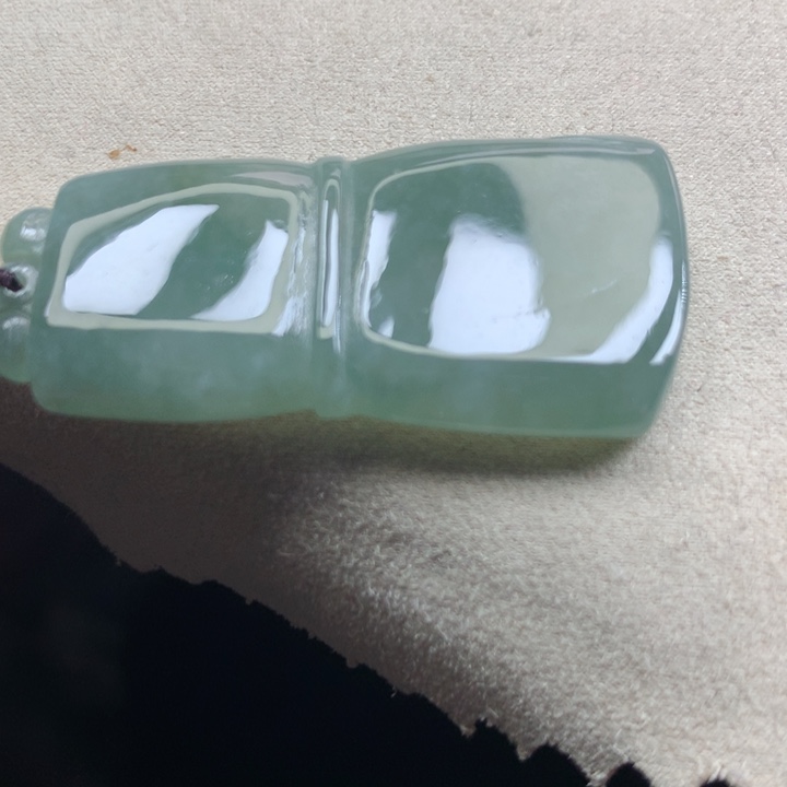 翡翠颈饰未镶嵌吊坠