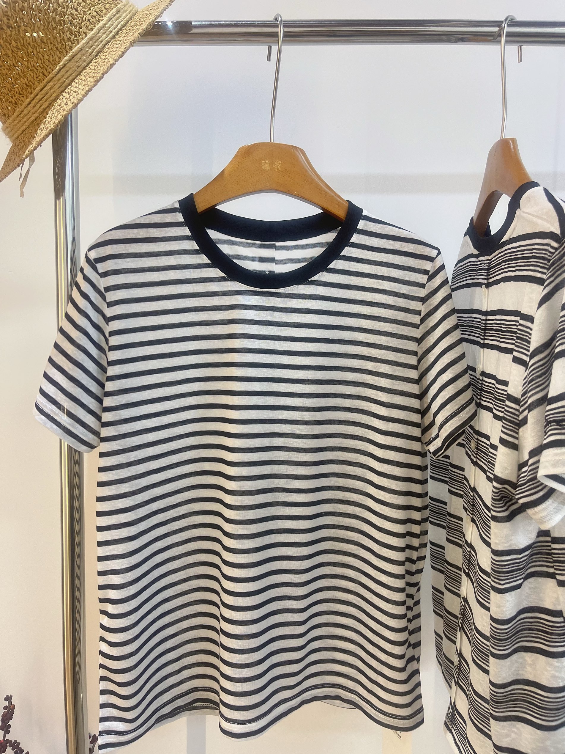 【锦衣服饰】NI 26251 新款韩系天丝刺绣米奇背后一排扣短袖T恤