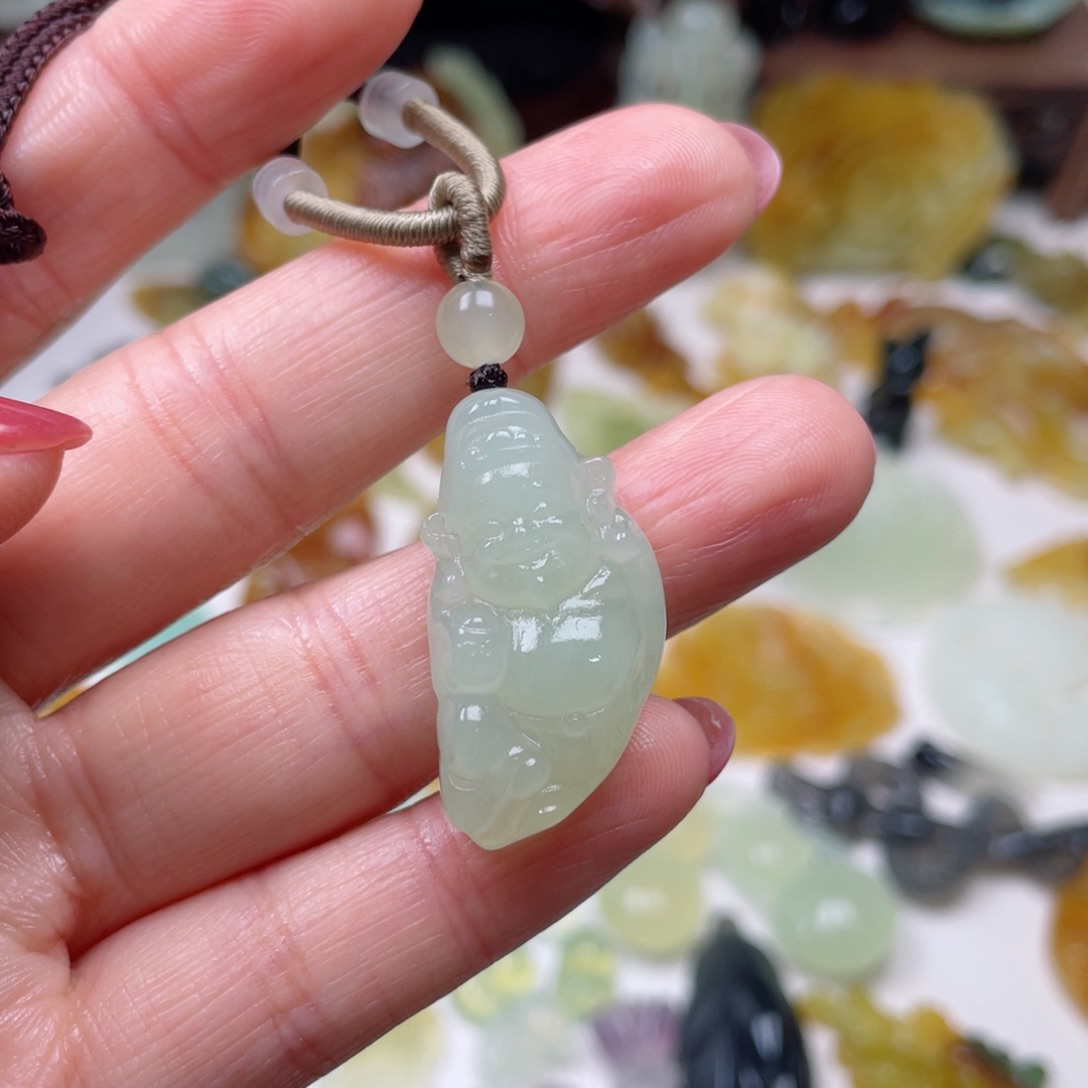 蛇纹石玉颈饰未镶嵌