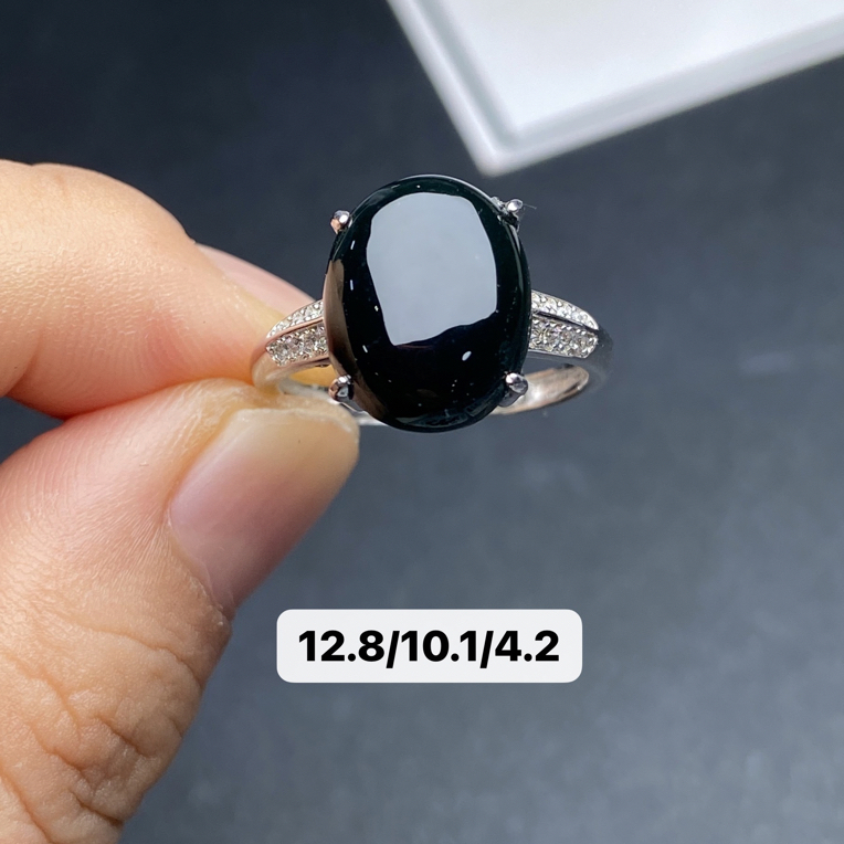 【墨翠戒指】  s925银镶嵌 灯打通透 品相饱满大气 尺寸如图一 