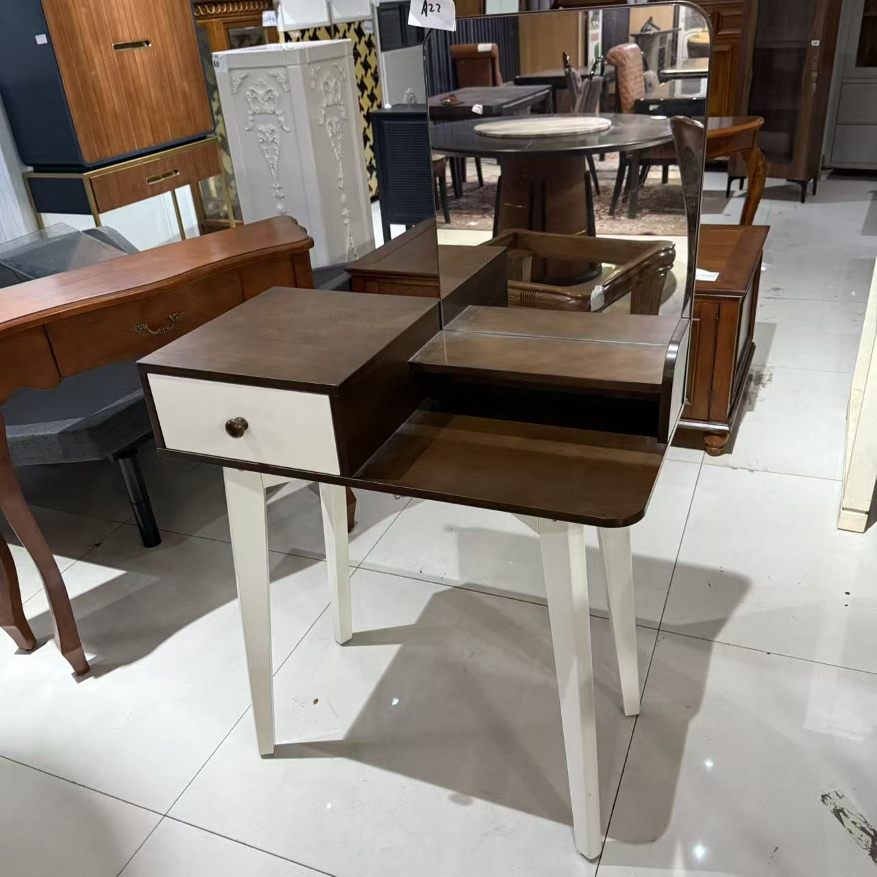 实木化妆镜梳妆台（80*40*87）