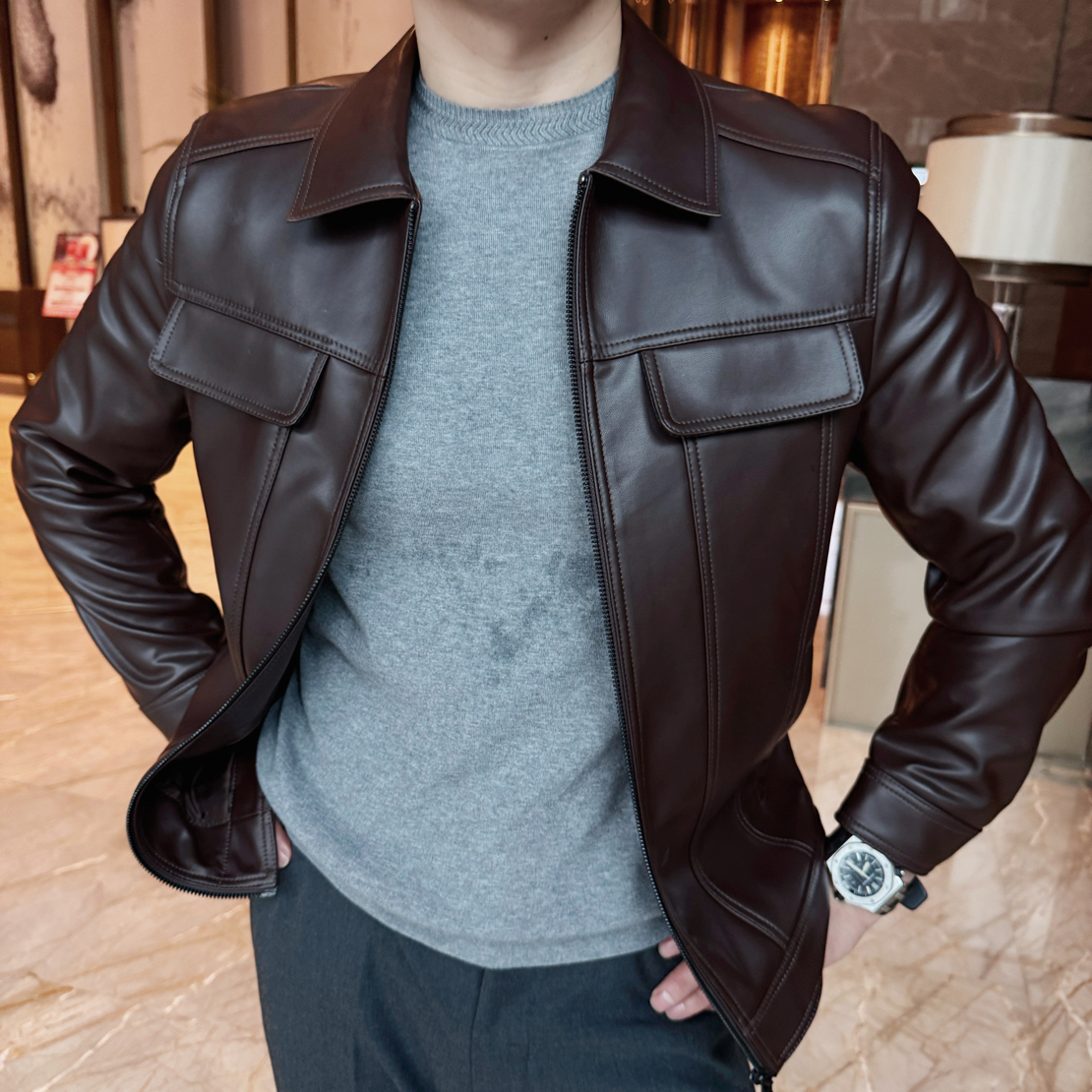 秋季新款绵羊皮翻领直下摆休闲皮衣夹克赵征男装服饰穿搭