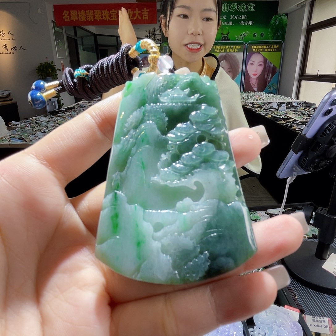 颈饰未镶嵌翡翠一