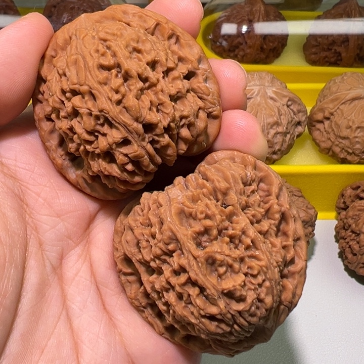 文玩核桃把件南疆石