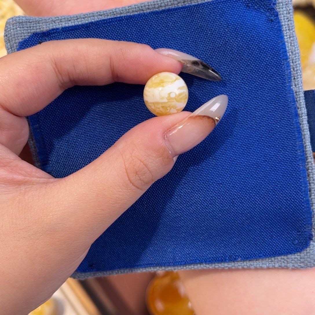 小***剧琥珀未镶嵌手串金瓷白虎皮14.5m