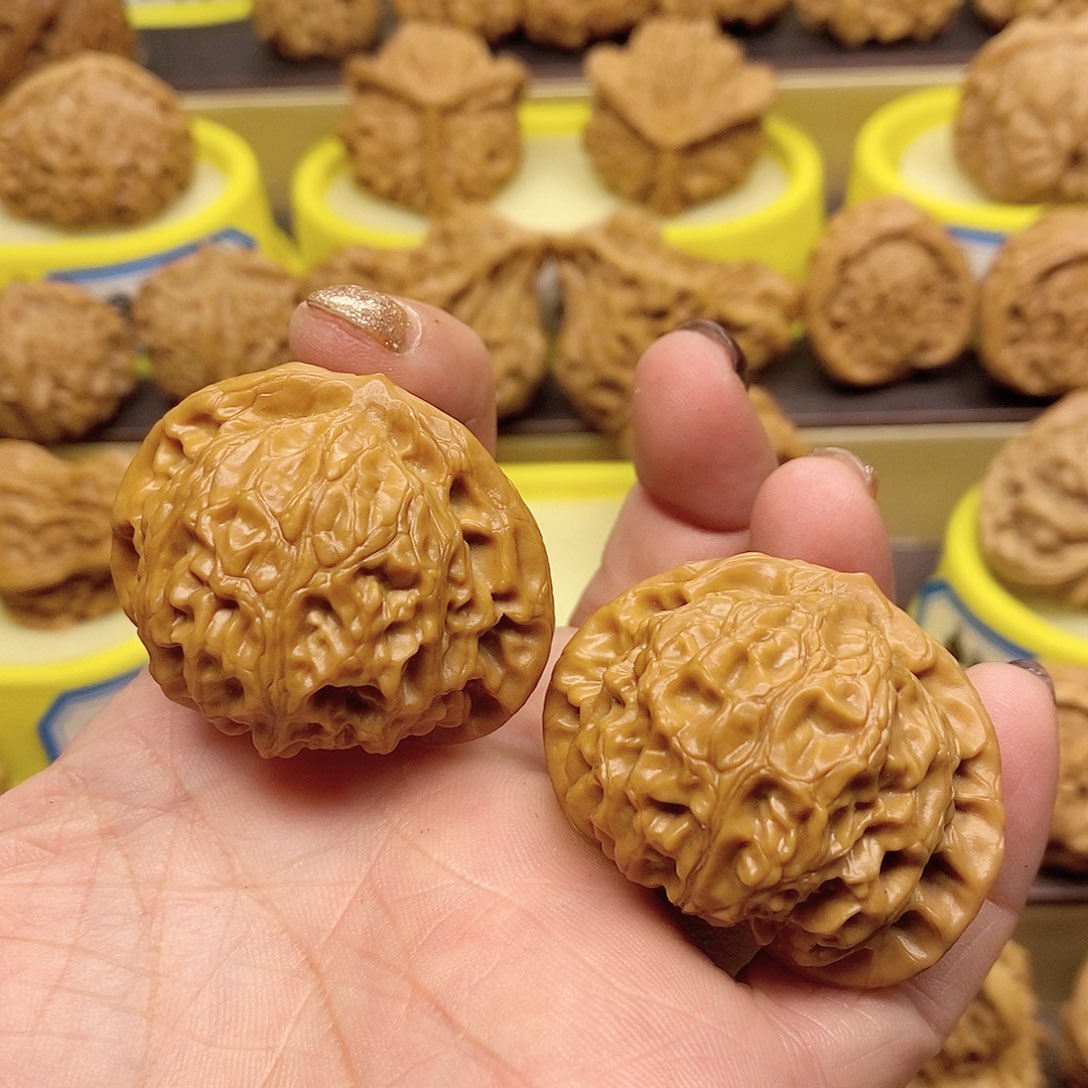 文玩核桃吊坠超**G宫灯