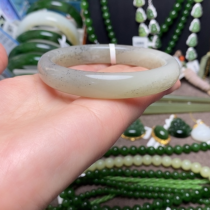 和田玉未镶嵌手镯59