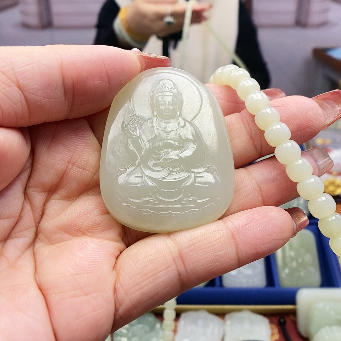 【闪购商品】和田玉颈饰未镶嵌娟*
