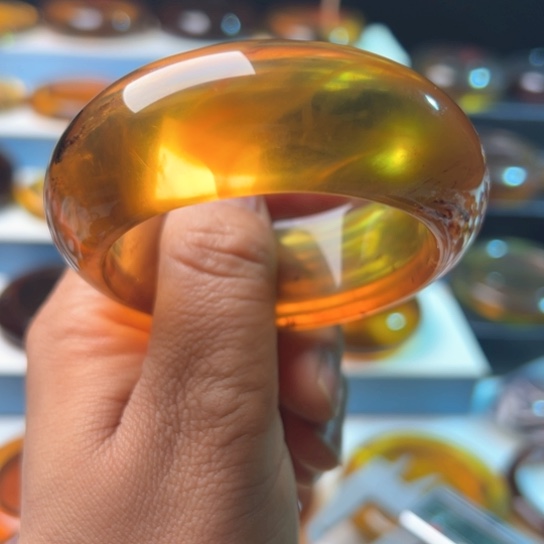 琥珀手镯未镶嵌@*哥