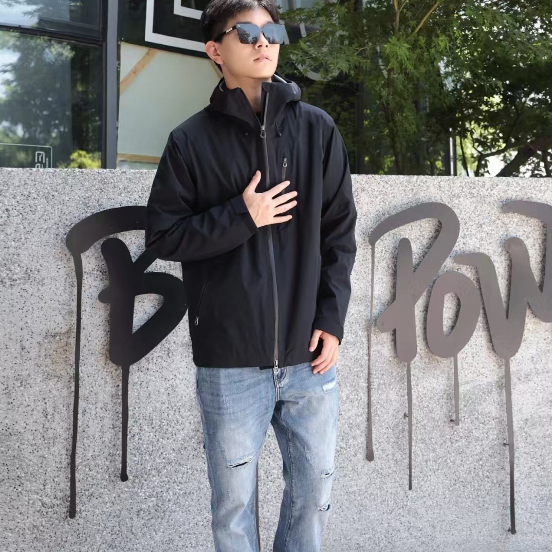 全新达人140年周年秋冬户外连帽防水透气男女通用冲锋衣