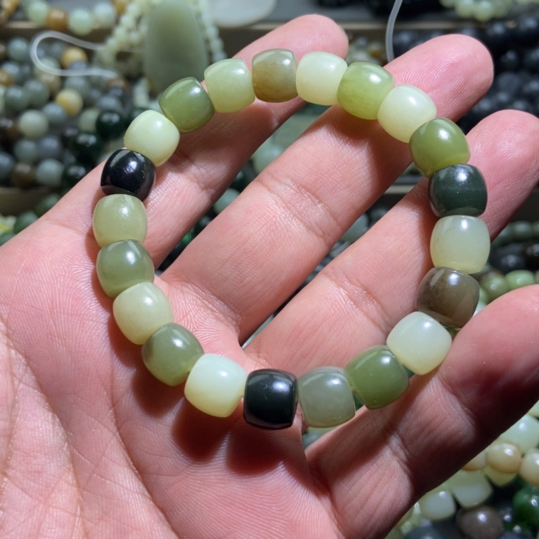 项链未镶嵌和田玉（糖玉）