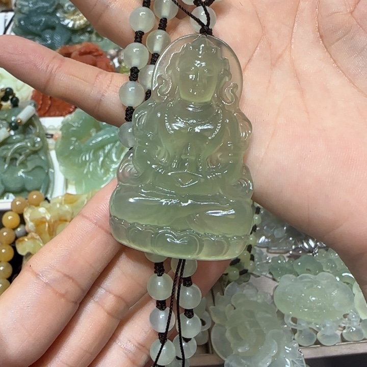 蛇纹石玉吊坠未镶嵌