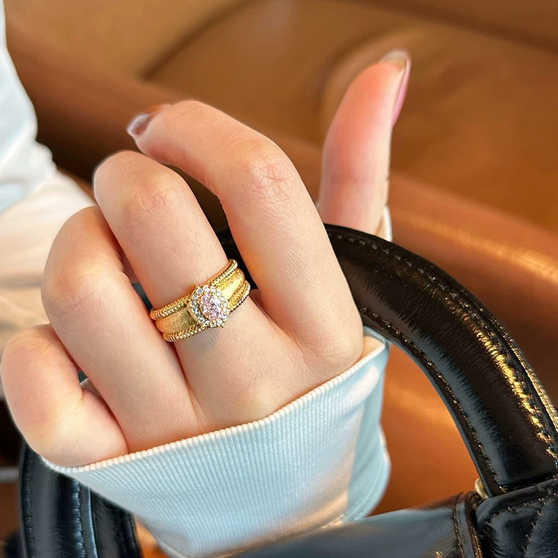 足银戒指 足银戒指 鸽子蛋戒指 不掉色不褪色黄金色质感