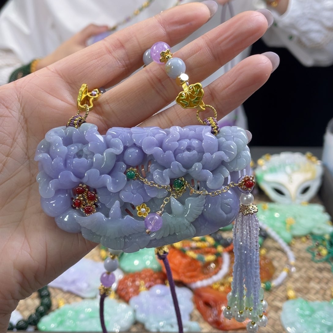 翡翠颈饰未镶嵌代编织