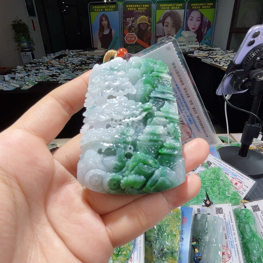 颈饰未镶嵌翡翠一