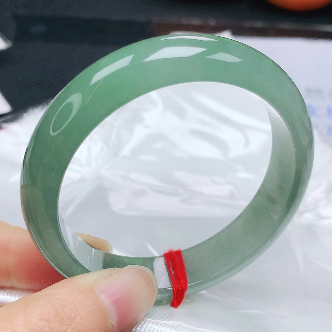 翡翠手镯未镶嵌正5352